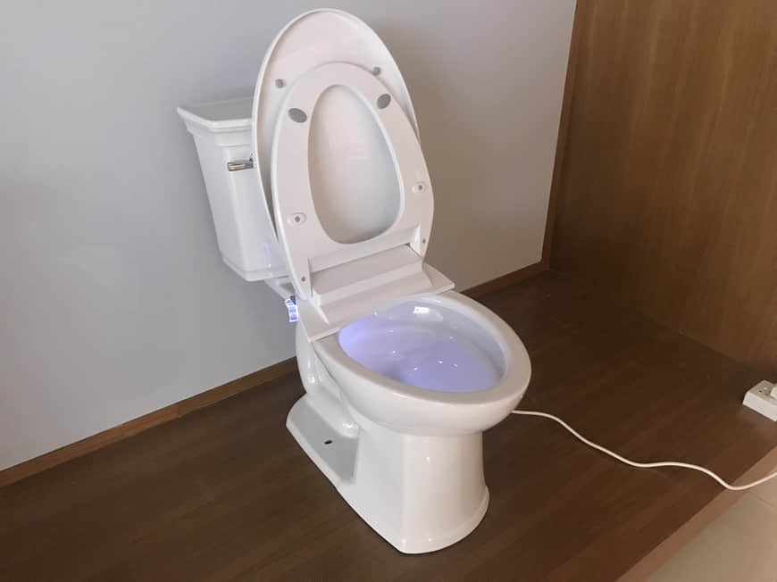 Ametican V-shape smart bidet 3