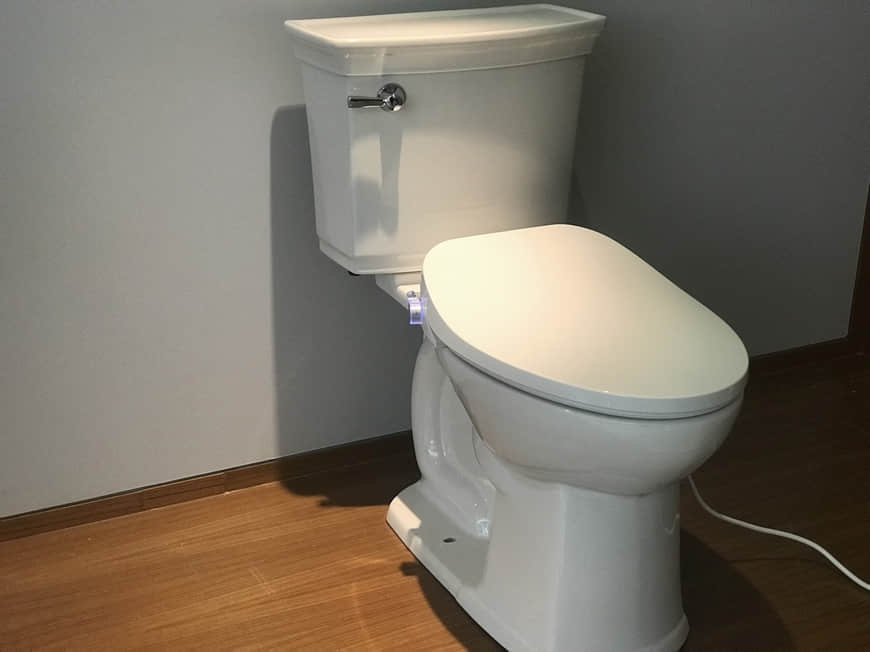 Ametican V-shape smart bidet 4