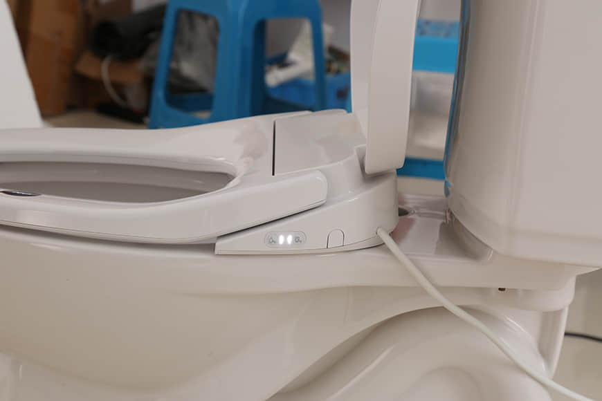 Ametican V-shape smart bidet 1