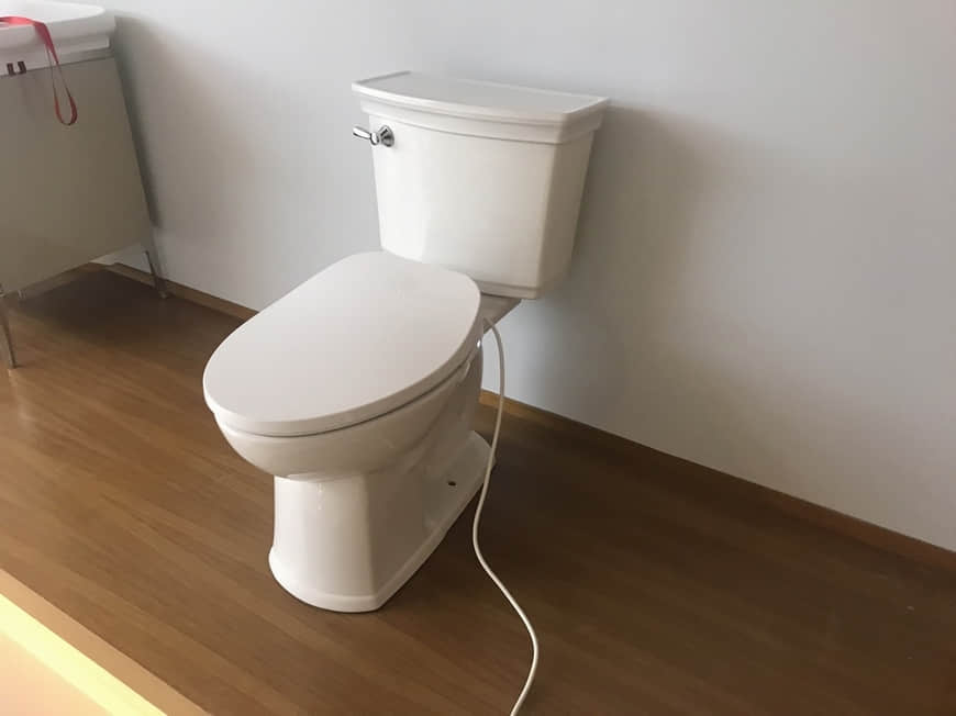 Ametican V-shape smart bidet 5