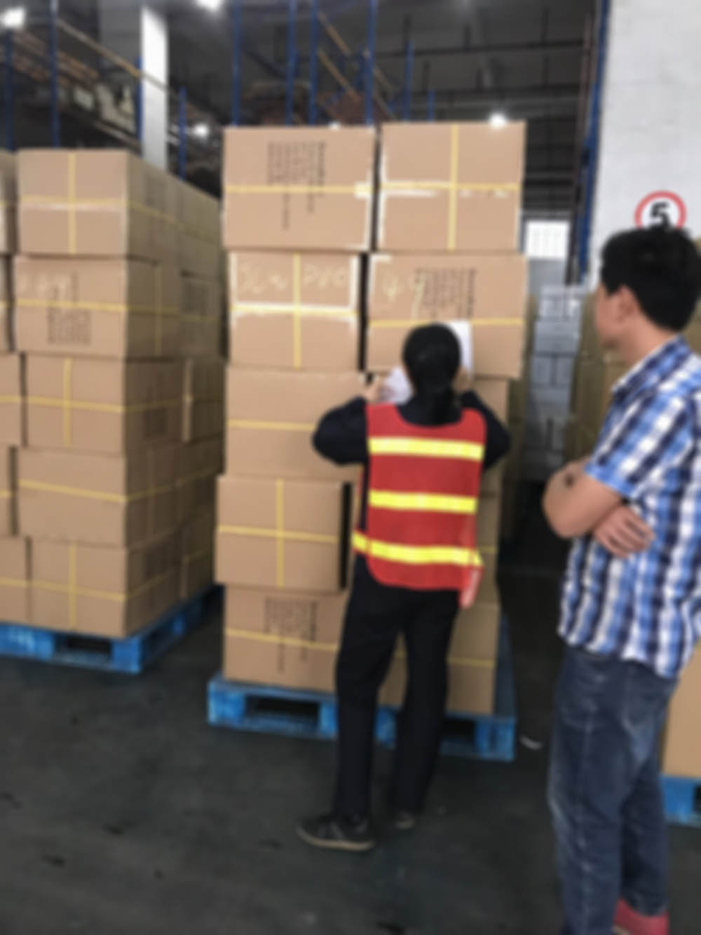 4-checking-the-quantity-in-bonded-warehouse-3