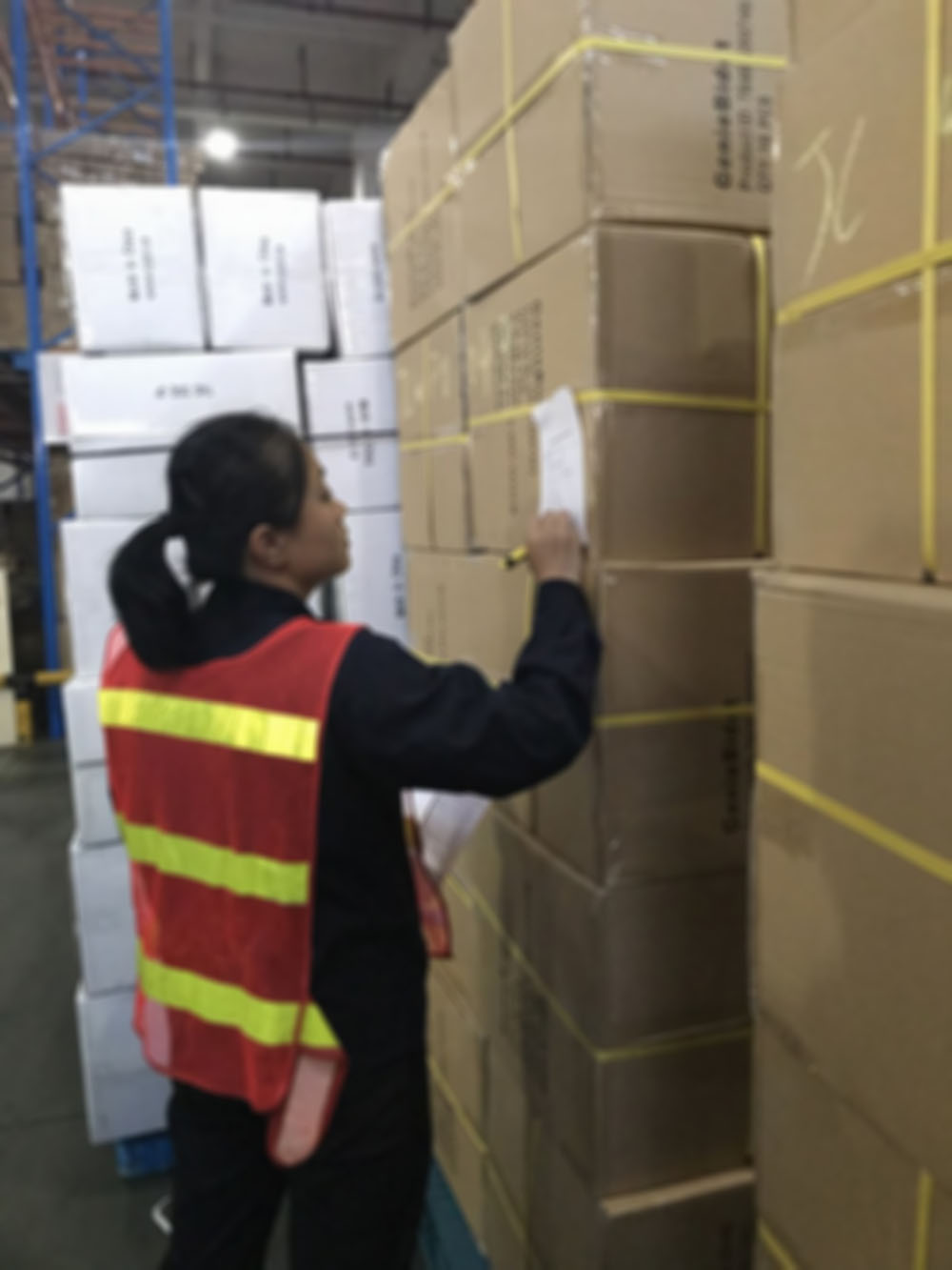 4-checking-the-quantity-in-bonded-warehouse-7